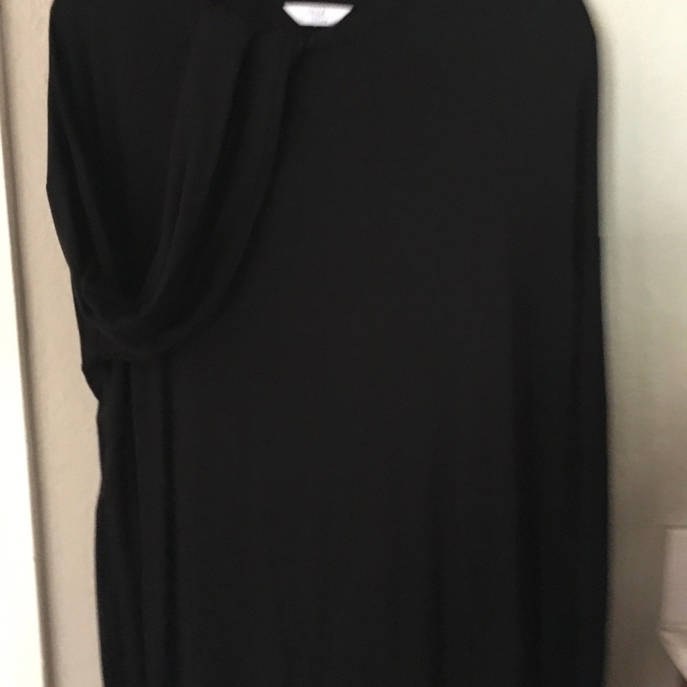 Time and Tru Black Long Sleeve Crewneck Top
